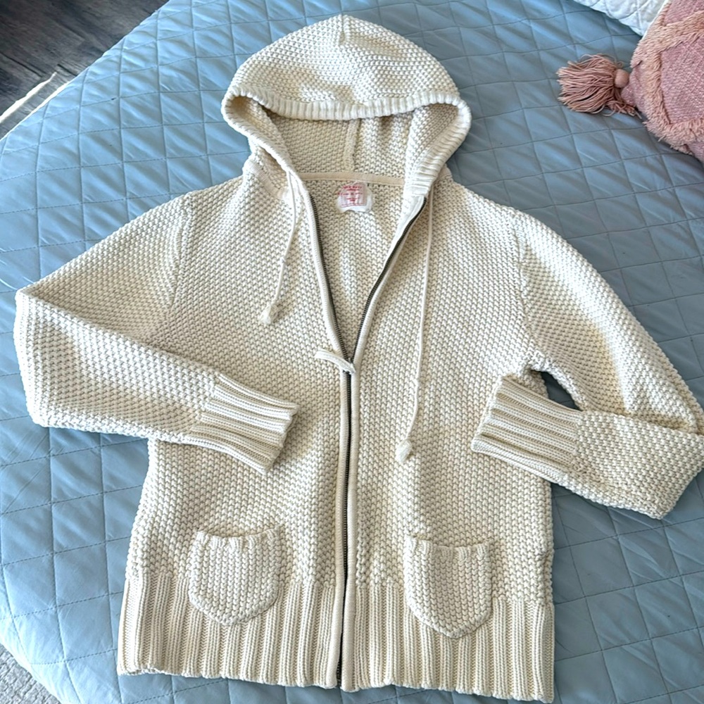 Old Navy knitted cream colored sweater!